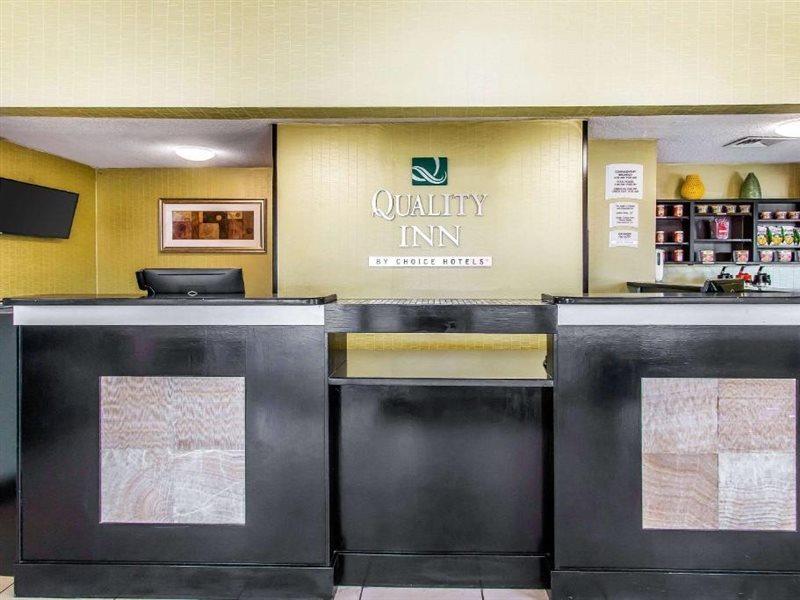 Quality Inn Hinesville - Fort Stewart Area, Kitchenette Rooms - Pool - Guest Laundry Exterior photo