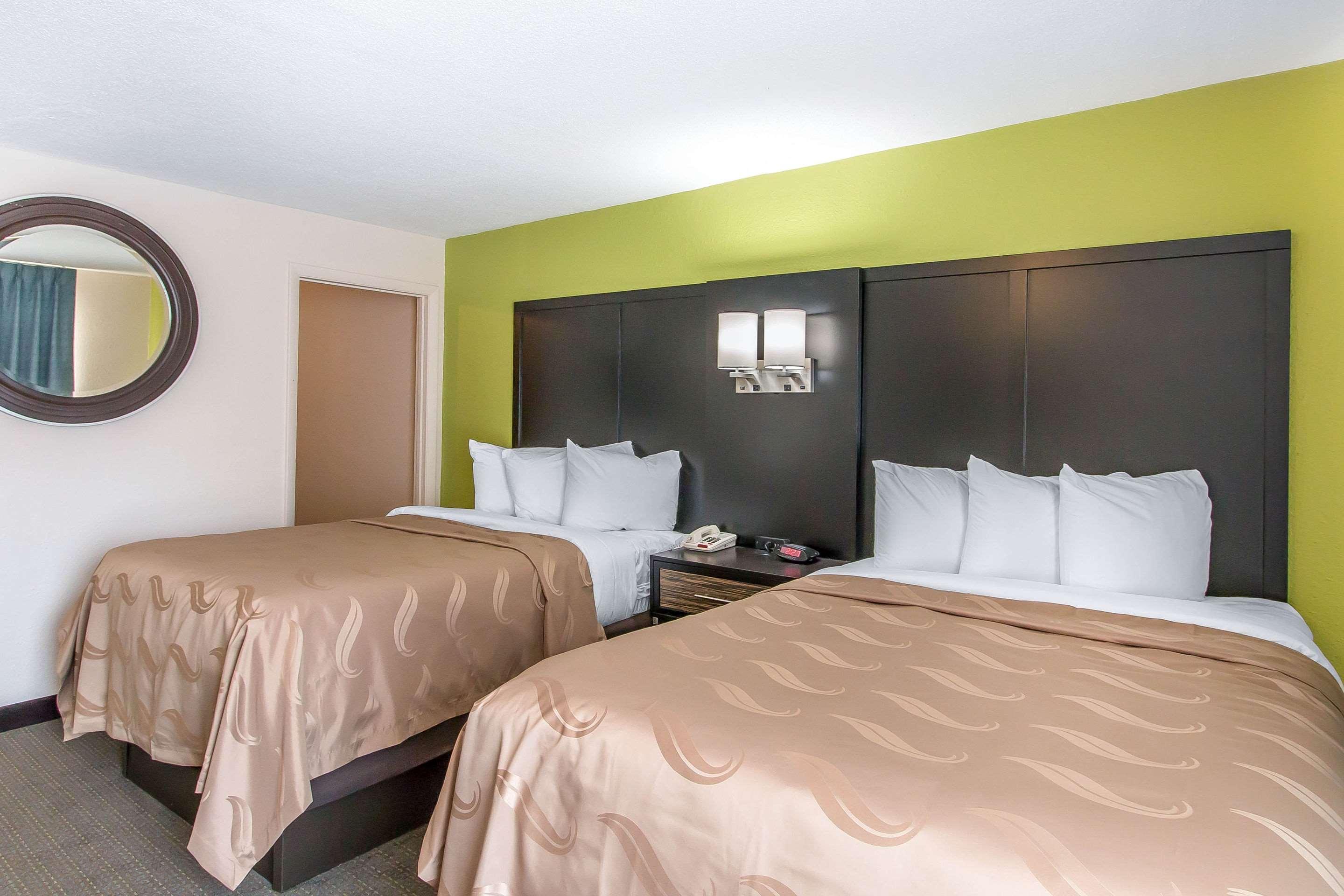 Quality Inn Hinesville - Fort Stewart Area, Kitchenette Rooms - Pool - Guest Laundry Exterior photo