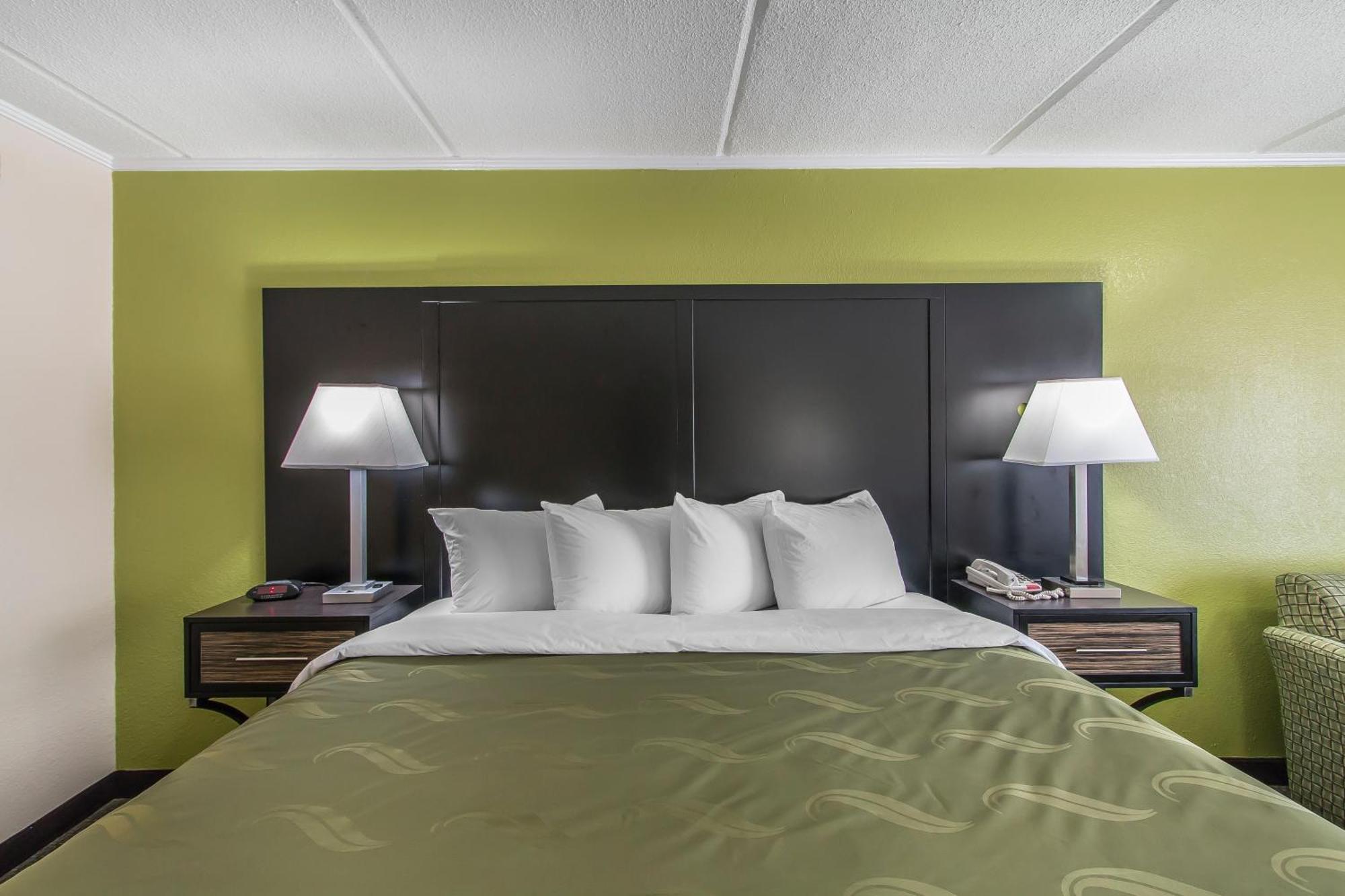 Quality Inn Hinesville - Fort Stewart Area, Kitchenette Rooms - Pool - Guest Laundry Exterior photo